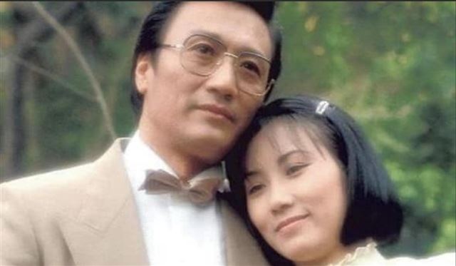 21岁被谢贤抛弃，48岁成为影后，如今77岁的她，依旧优雅如初