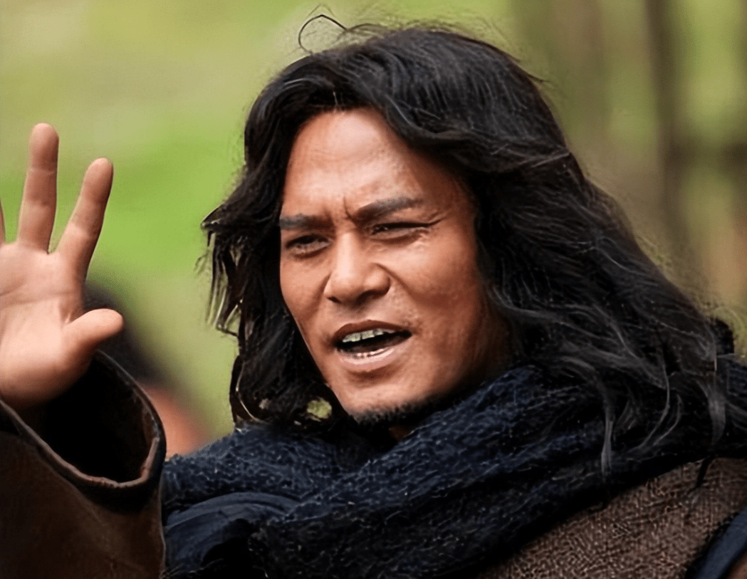 5位过气演员回归普通人生活，摆摊卖菜，回乡卖猪，成了炒面师傅