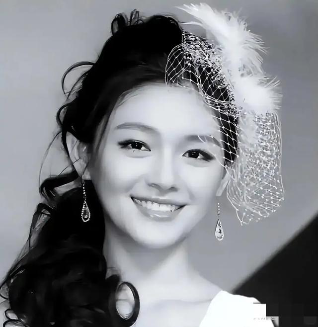 小S和光头被曝现身日本,两人状态极好。许雅筠依旧沉默态度成谜