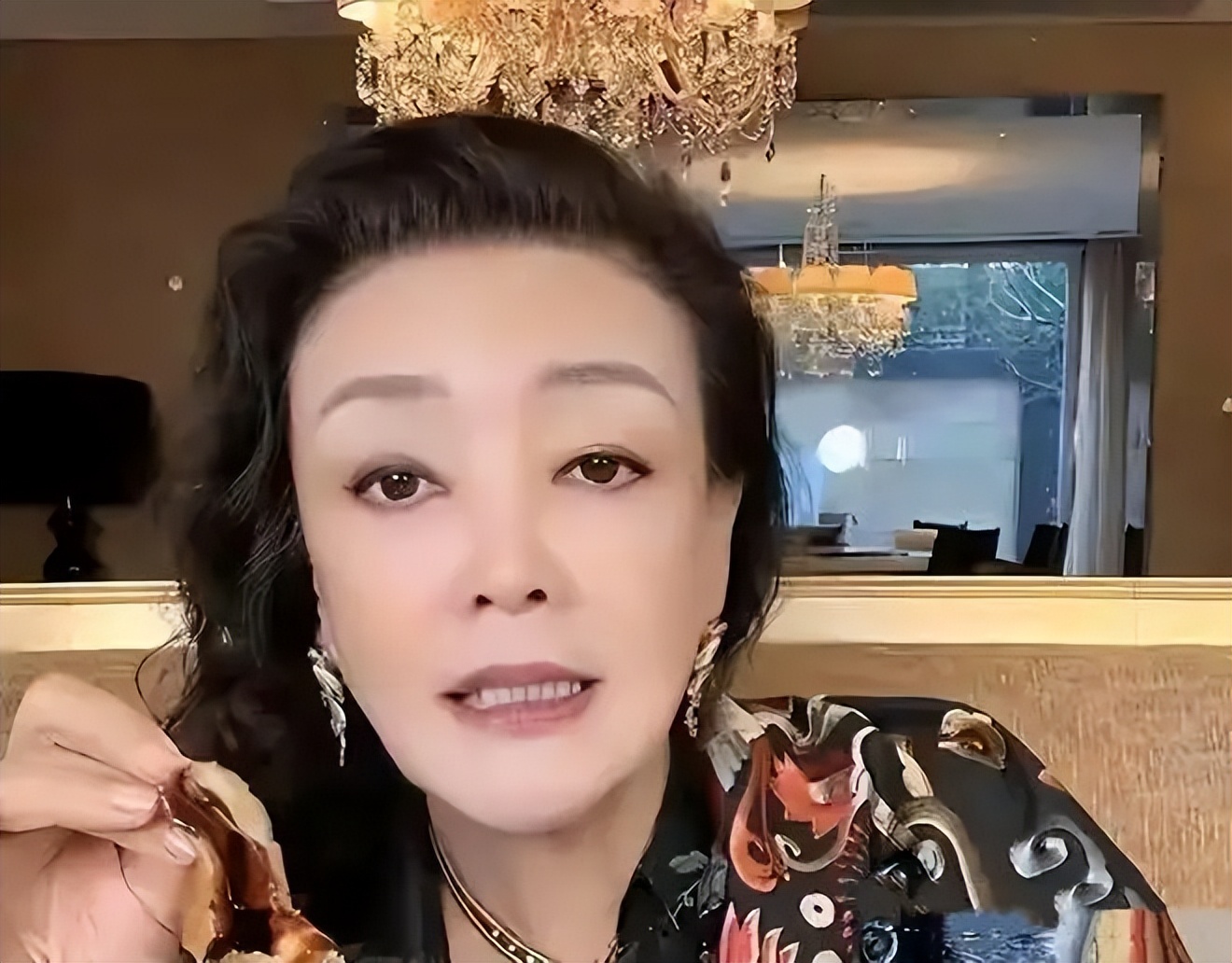 汪小菲台北过年这桌年夜饭太真实:丈母娘忙到冒烟,张兰独在北京