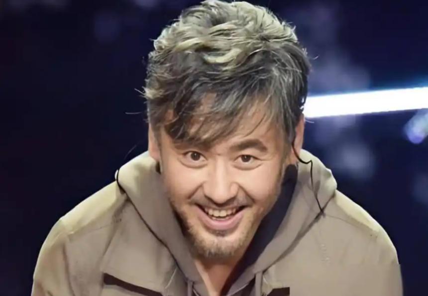 上梁不正下梁歪？半个月吴秀波迎两大噩耗，儿子两年前疑自绝后路