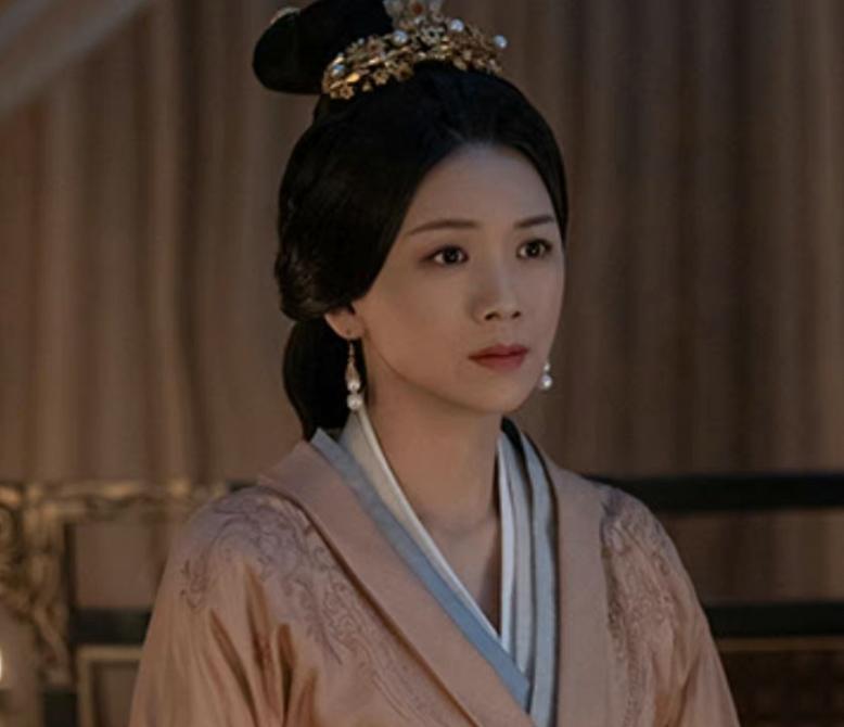 陈思诚爱惨了她，王凯迷恋着她，41岁成单亲妈妈的她活成了大赢家