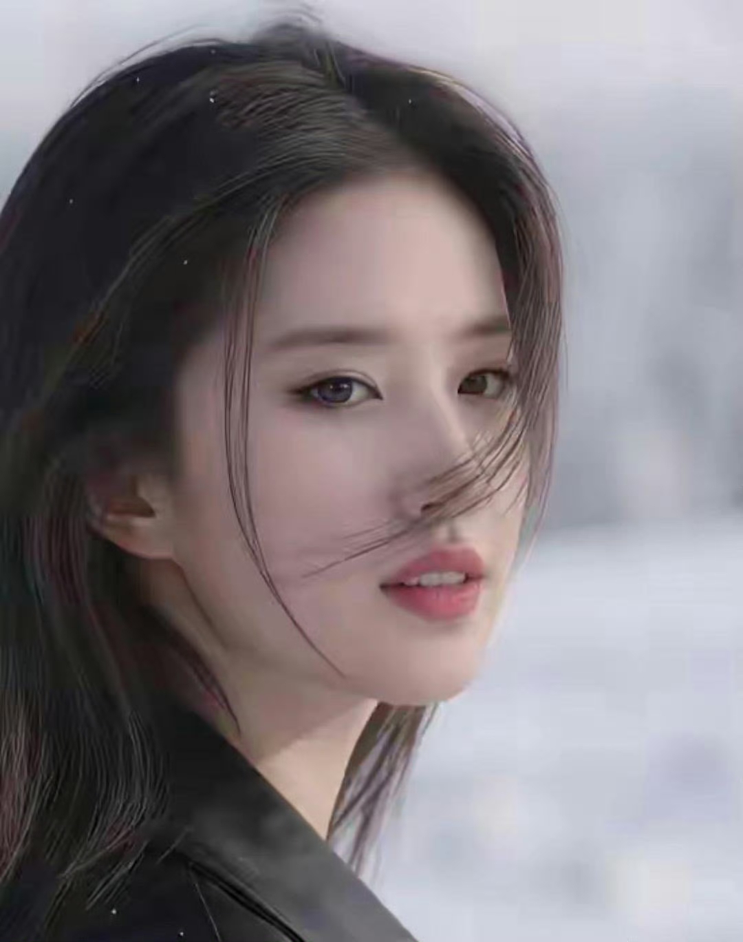 刘亦菲真的绝了！连头发丝都透着精致感，美得无死角～ ???