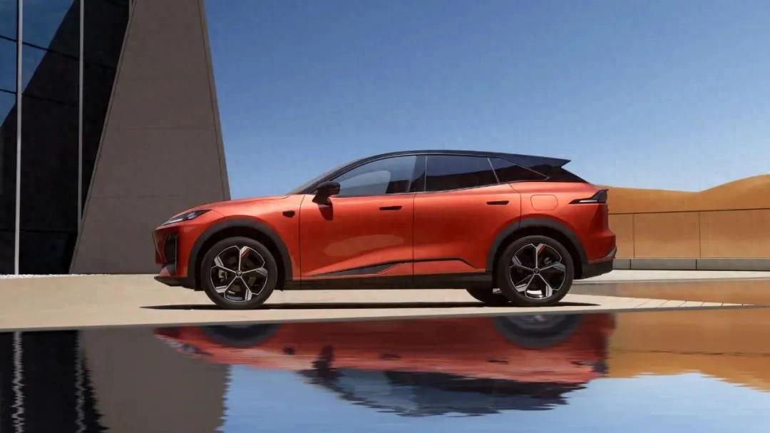 深蓝S07，终于还是把起售价打进了14万区间。