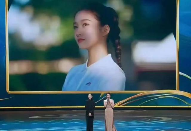 鹿晗社交平台解封，关晓彤更新动态，她仅用一个举动，表明了态度