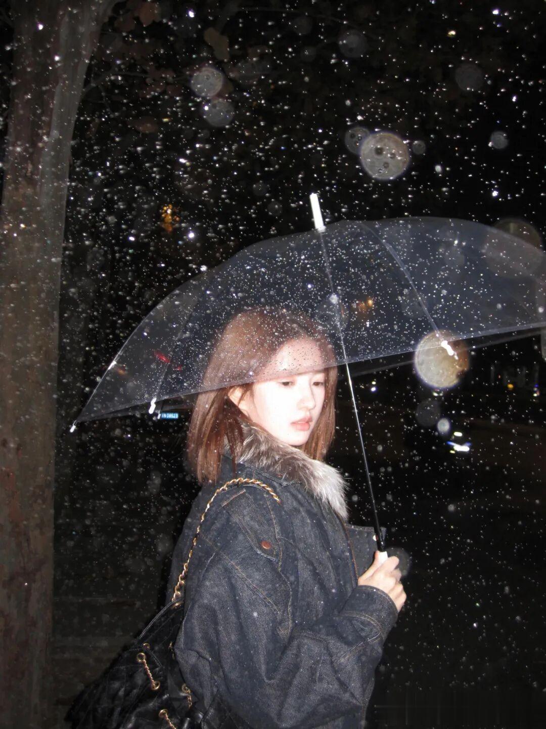 刘些宁，冬天氛围感