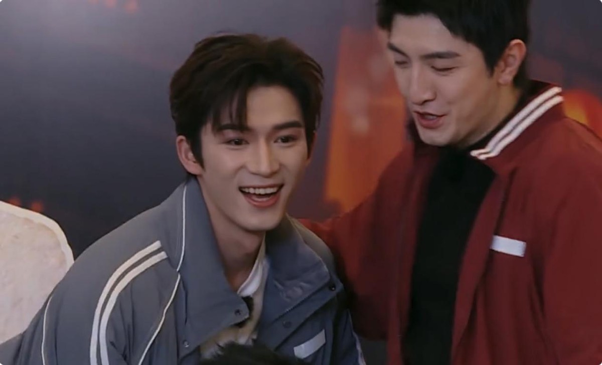 不懂常识，丢人现眼，这一次何炅都救不了他