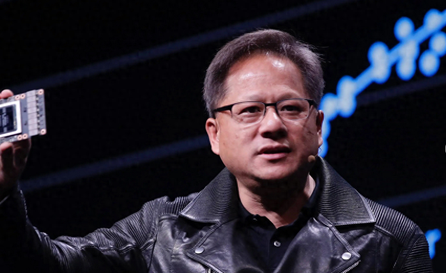 来中国之前遭到警告,黄仁勋:中国军事上根本不需要美国芯片