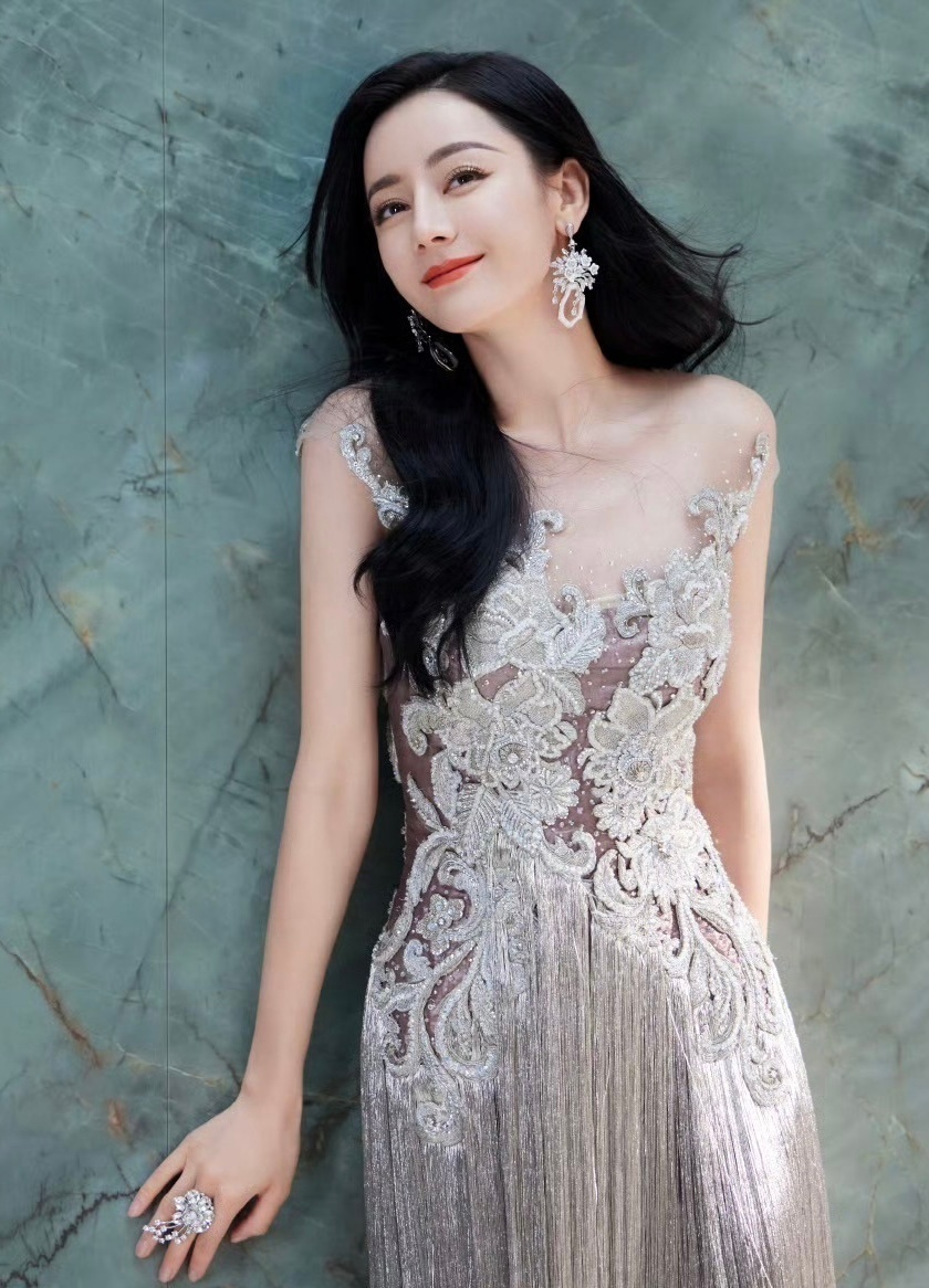 早期的迪丽热巴，又甜又酥，真的好靓