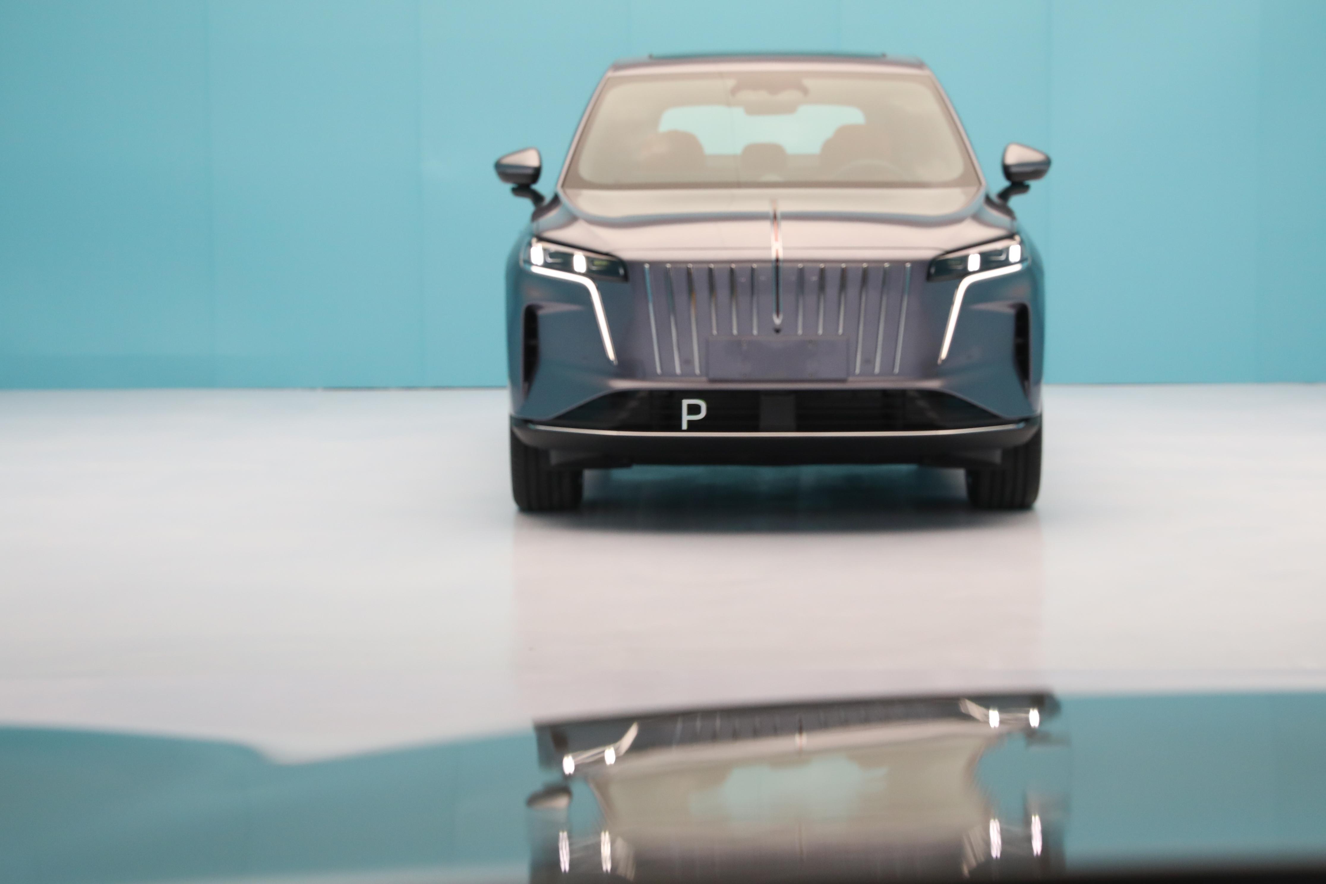 试驾完2026款红旗HS6 PHEV,我懂了朋友的纠结