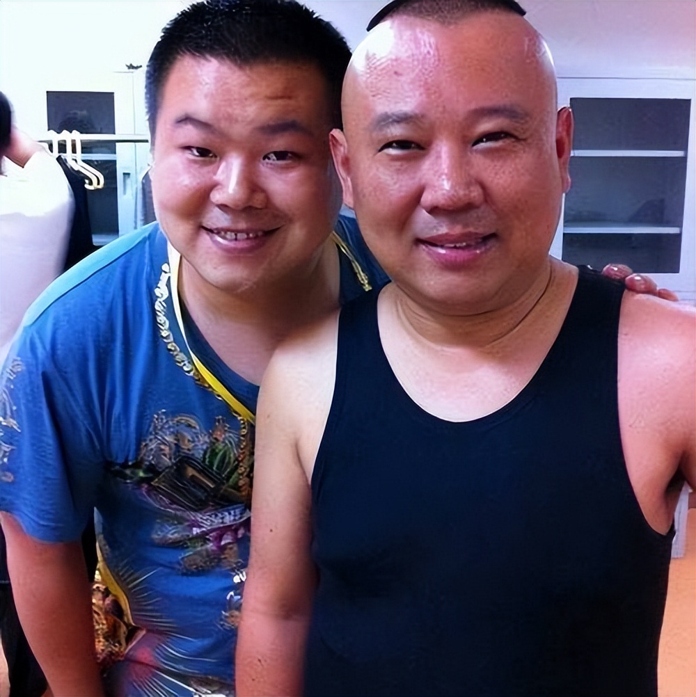 钱再多有什么用？官媒出手揭岳云鹏夫妇真实现状，走上于谦的老路