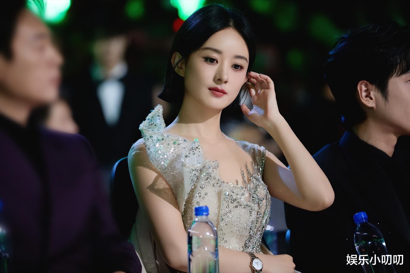 黄晓明晒抽象聚餐照，10个黄晓明5个赵丽颖，毫无违和感