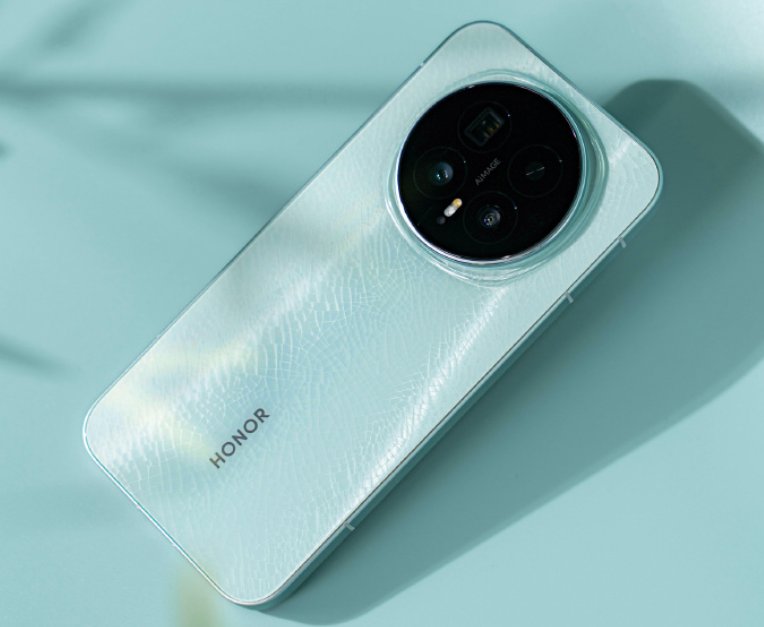 榮耀更激進了，7000mAh+2億像素+IP69K防水，旗艦新機“一降再降”