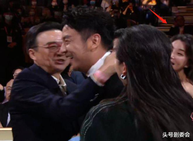 官媒锐评雷佳音遭抵制，言辞犀利没有维护，句句说到观众心坎上