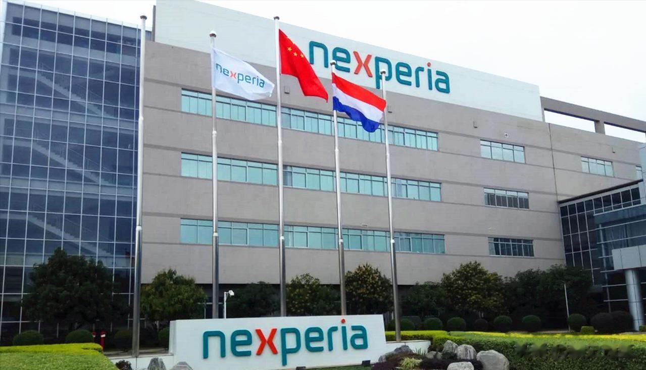 光刻机停止出口后，荷兰宣布“接管”中国芯片企业，演都不想演了