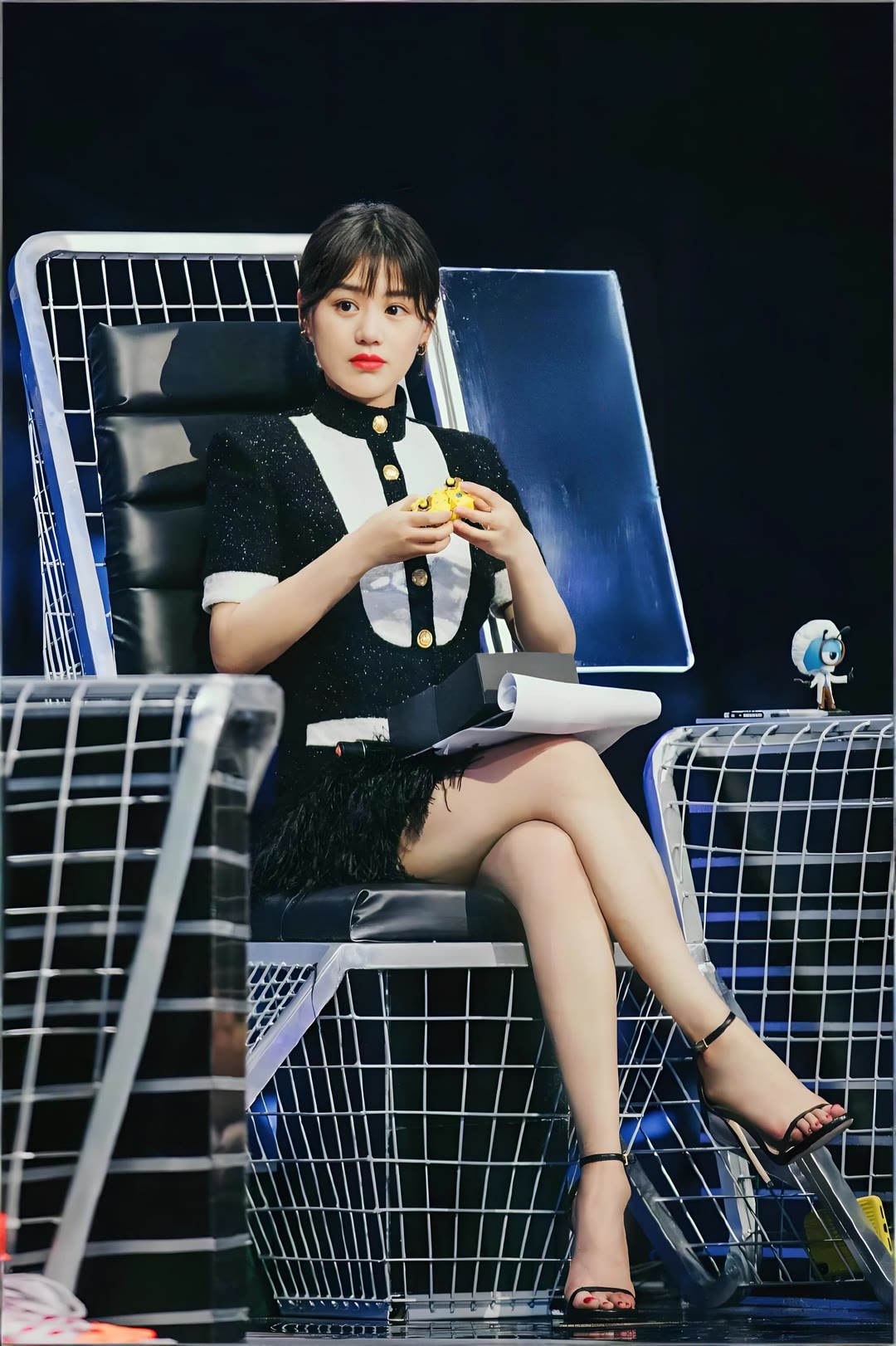 马思纯暴瘦20斤惊艳复出！新男友甜蜜相伴，网友：这才是真美人