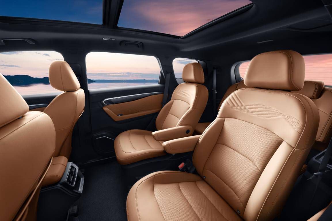 全维革新 第三代豪越L外观内饰细节曝光