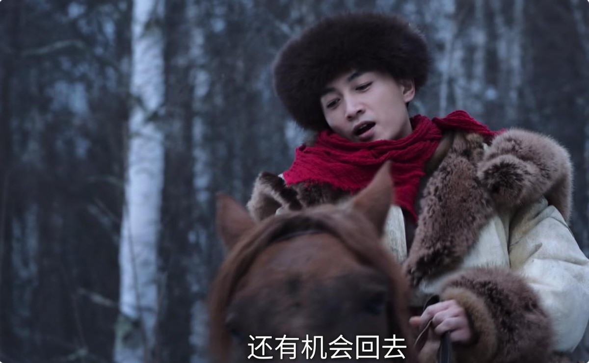 出场就惊艳观众!李纯凭《大生意人》出圈,37岁状态如少女