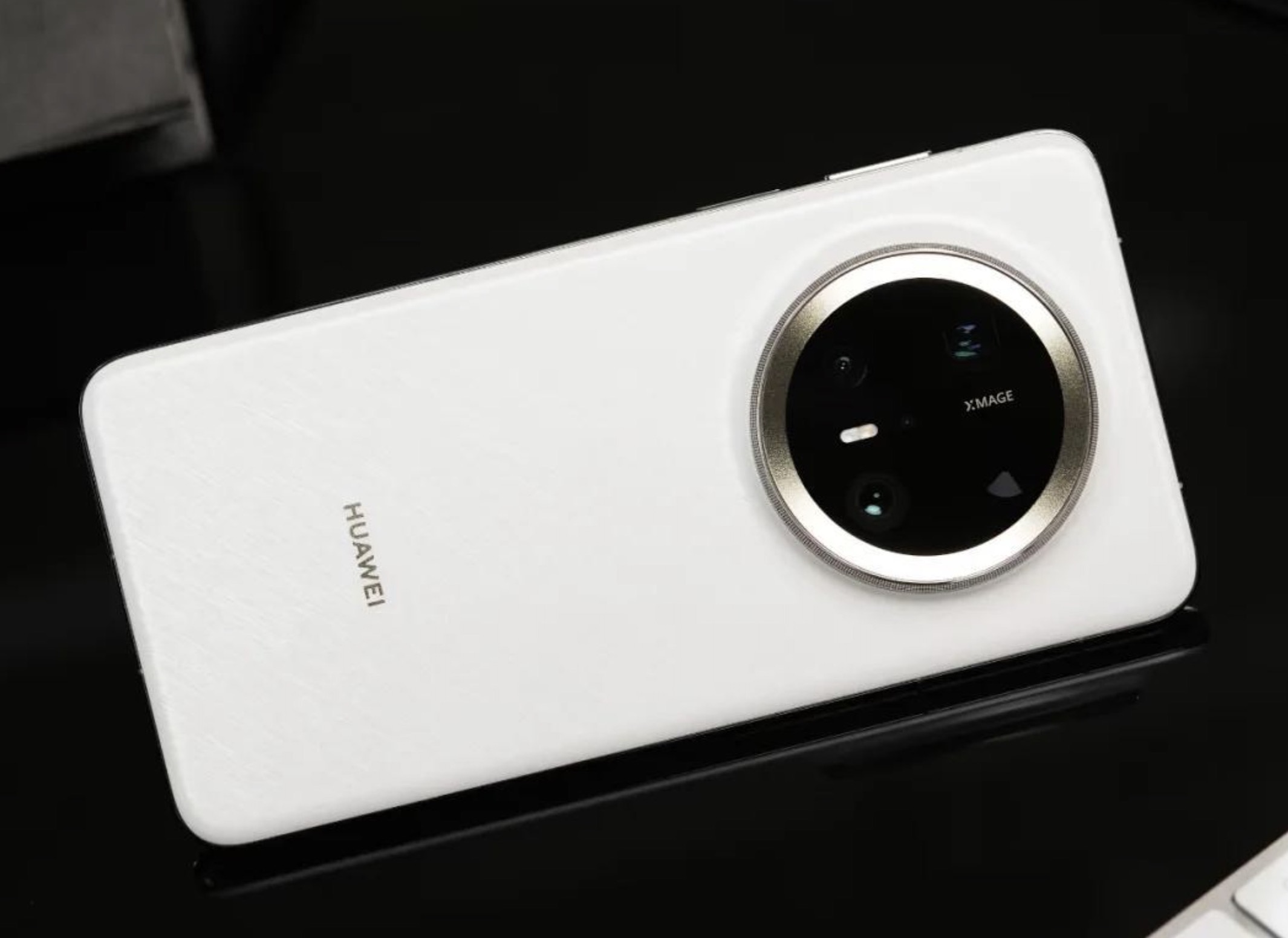 華為心軟了？Mate70Pro+一跌再跌，512GB+麒麟9020+衛星消息