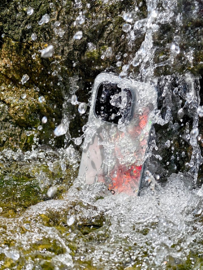 iQOO 15手機官宣10月20日發布，多項配置拉滿詮釋“跨代領先”