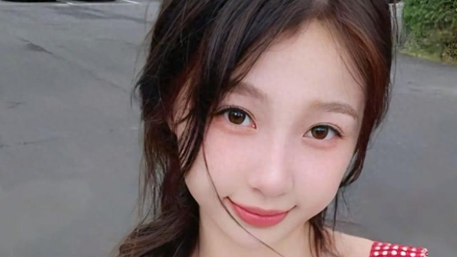 虞书欣泰国盛典压轴登场，红毯表现掀起舆论波澜