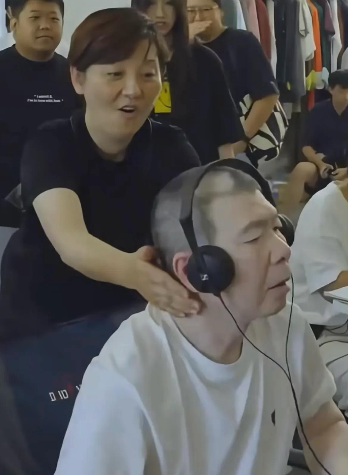 徐帆没想到,费心养了18年的女儿,也开始帮她保全婚姻的“体面”