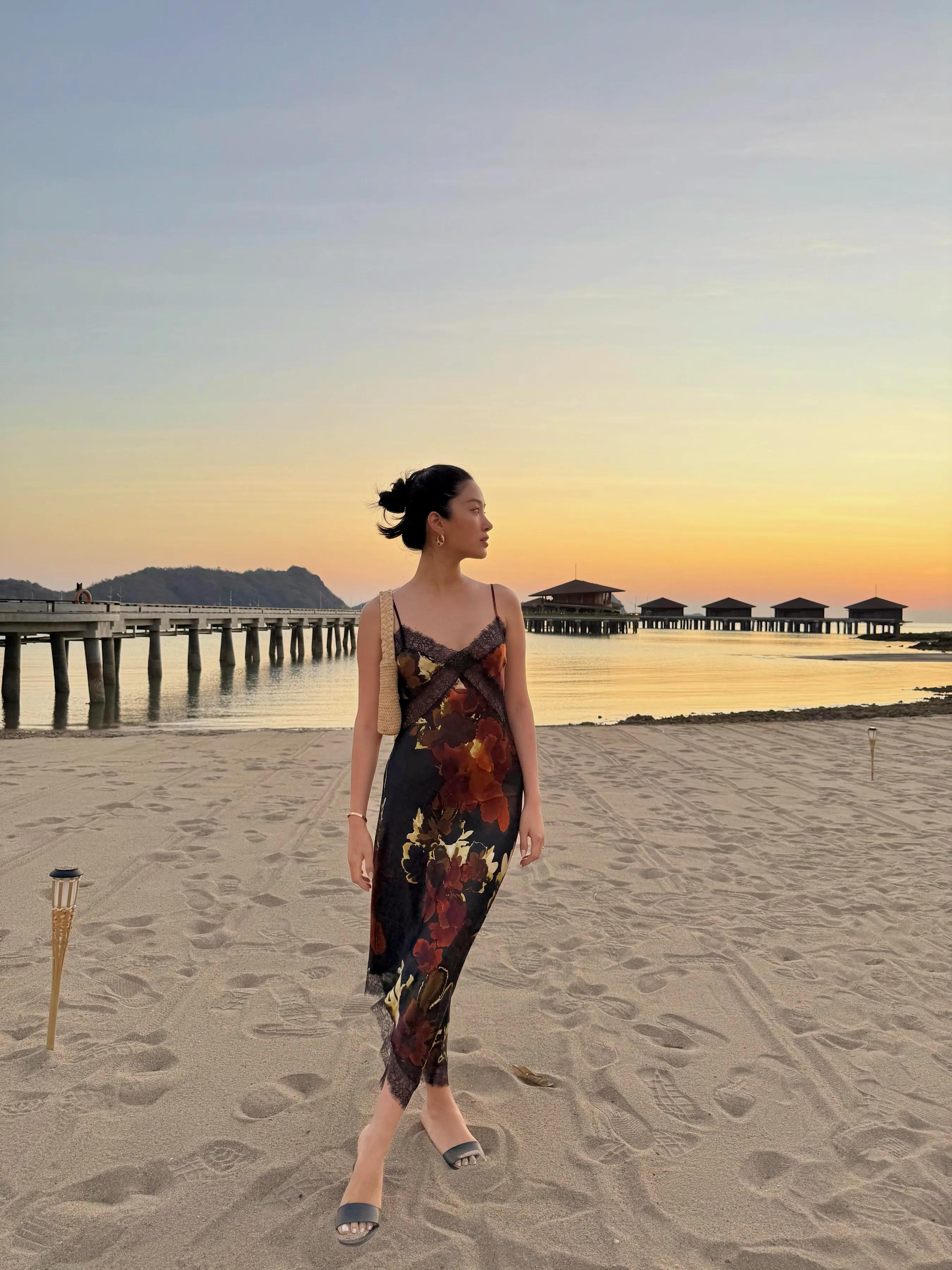 杨采钰老公晒照,身材高大颜值帅气和杨采钰般配,两人互动好甜蜜