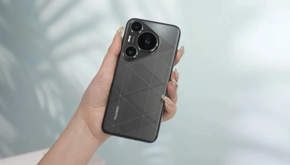 华为终于“摊牌了”,12GB+1TB跌价2000元,麒麟9010+超聚光三摄