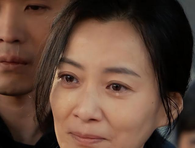 她长得漂亮戏也好,出道18年不温不火,今靠《以法之名》终于火了