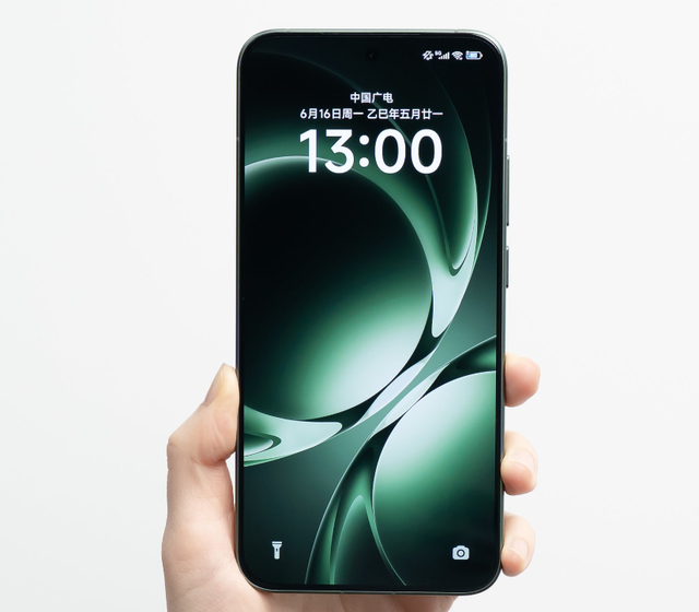 2025下半年“設計大改”的3款手機，期待拉滿