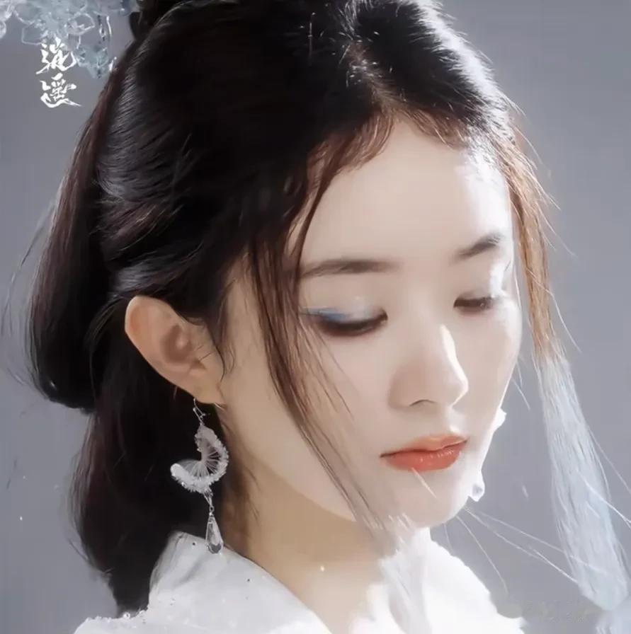 赵丽颖最新古装造型曝光，精修都掩饰不住疲态，200多天没进组了