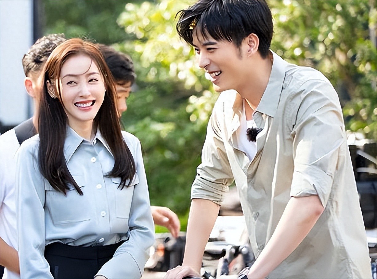 绿了张天爱，渣了古力娜扎，如今又曝新恋情，他到底有什么魅力？