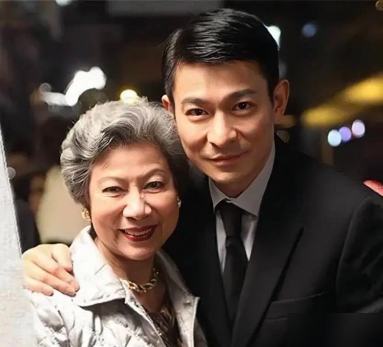 曝91岁TVB老戏骨低调离巢,早已被TVB官网除名,一生未婚无儿无女