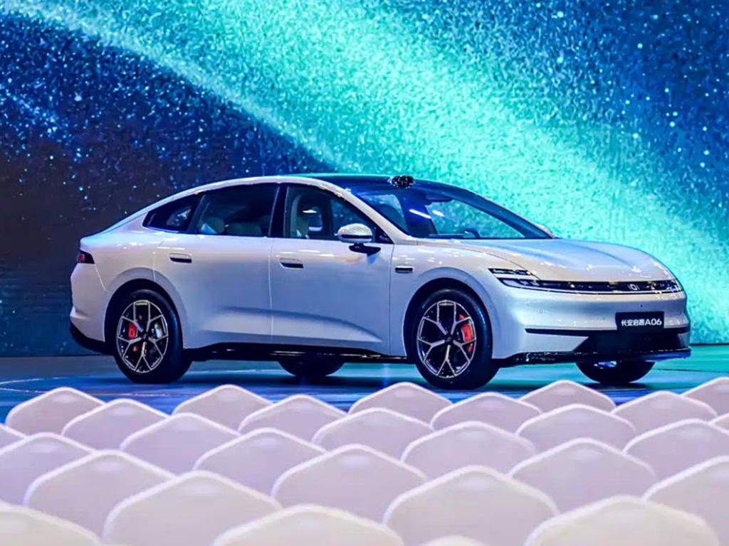 真能“2秒补能1公里”?新央企首车A06将上市,价格或有惊喜