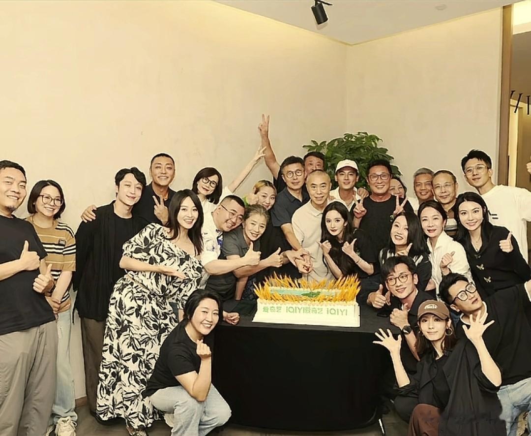 生万物庆功宴曝光,迟蓬受追捧,林永健喝大了,银子和铁头好搭!