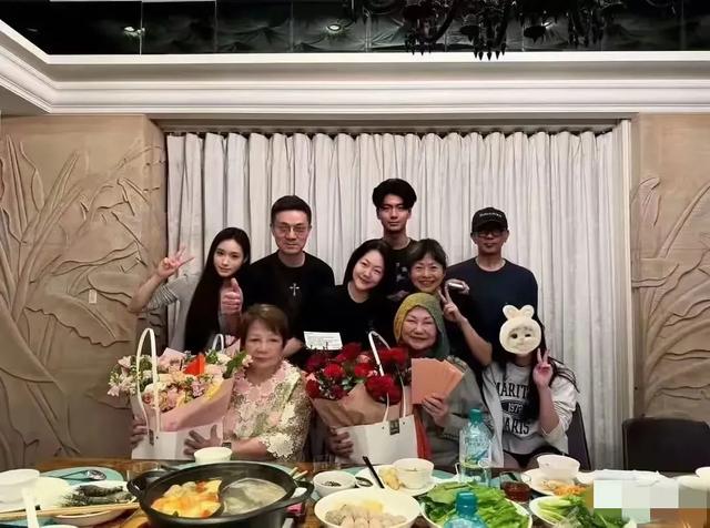 黄春梅正式回应珠宝传闻，斥责葛斯齐是鲁蛇，不告是没必要抬举他