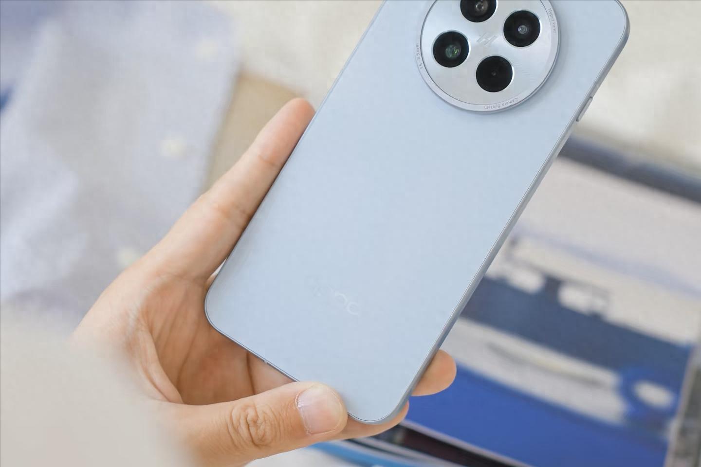 OPPO不要高利潤！天璣9400+旗艦跌至2919元，極窄直屏+120倍變焦