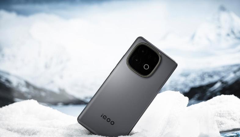 續航很強的一款手機，8000mAh+326W+獨顯芯片，降至1880元