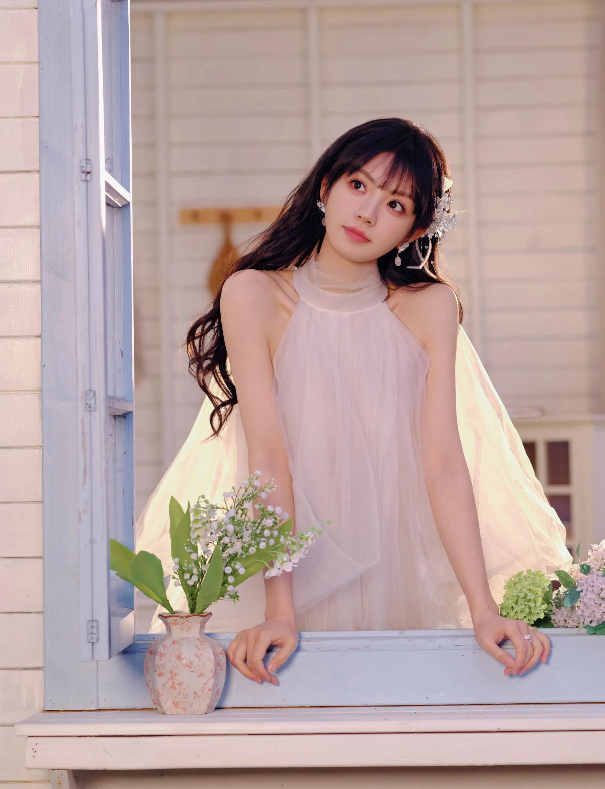 田曦薇纱裙写真美图