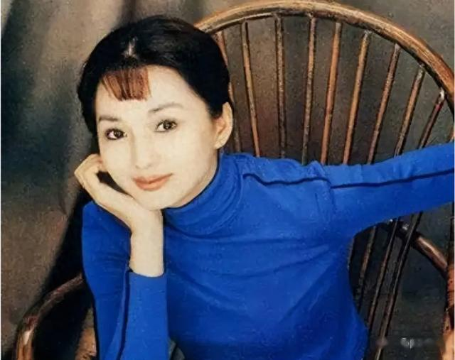 悲情的刘丹:25岁车祸去世,箫剑为她扫墓24年,父亲 哥哥先后离世