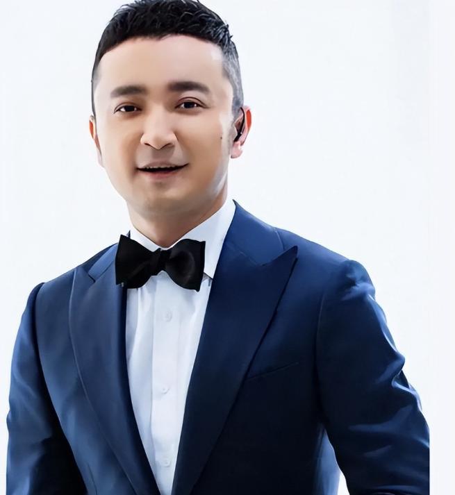 国家发文，42岁尼格买提再破天花板，让撒贝宁和整个主持界沉默了