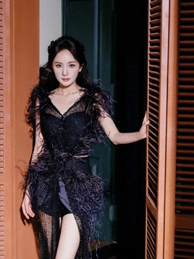 杨幂这组真的美得像只小狐狸