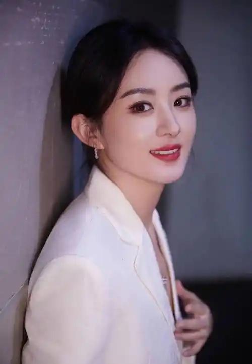 婚变传闻1月后，唐嫣高调官宣喜讯，罗晋的近况却让人唏嘘