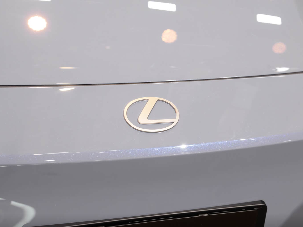 内饰不输新势力，未来还要国产化？全新一代雷克萨斯ES能否成功？