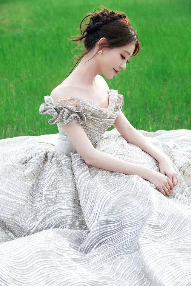 祝绪丹长裙美图