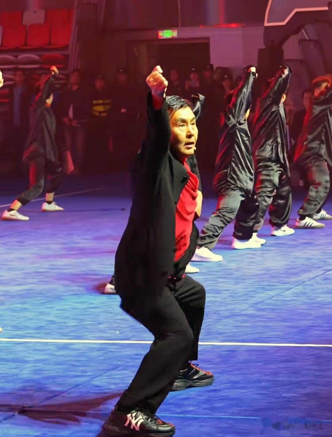 樊少皇 吴樾等众武星亮相华阴，赵长军65岁宝刀不老，众人拱手作礼