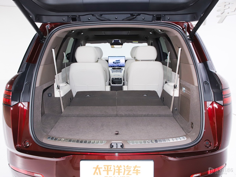 腾势N8L上市 售29.98万元起