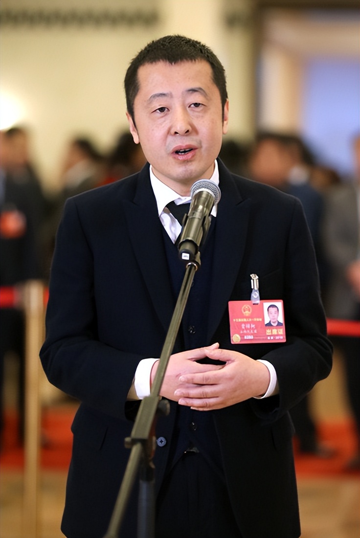 人民日报发文，贾樟柯再破天花板，让张艺谋和整个导演圈沉默了