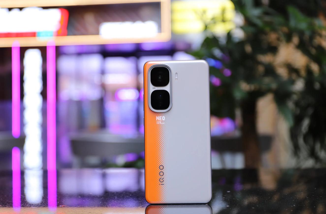 手機不用買太貴，這款“全能手機”出現大跳水，低價有旗艦體驗