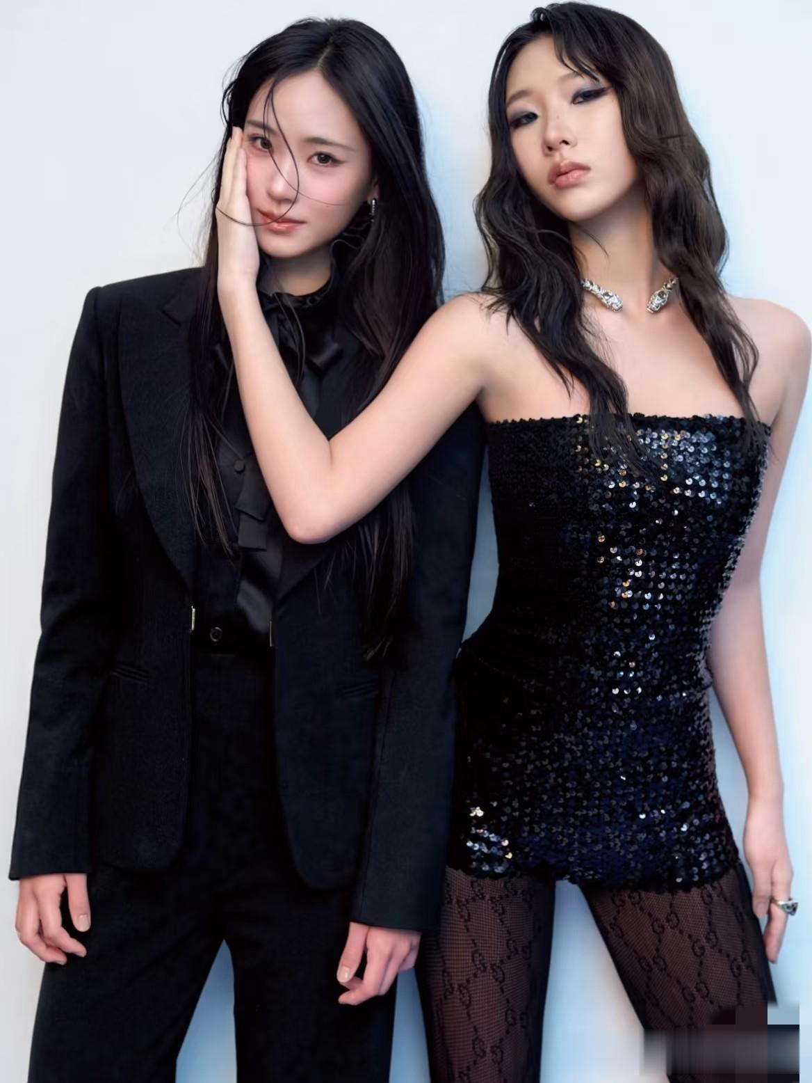 大S离世一周年，两个侄女登上ELLE杂志二月刊，像极刚出道的大小S